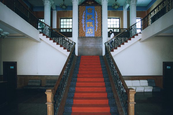Les secrets du palier d'escalier : esthétisme et praticité